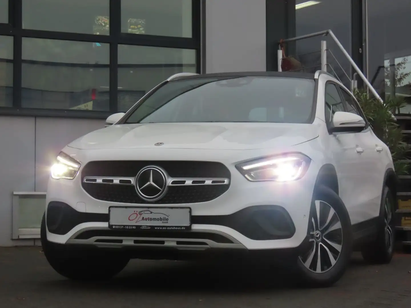 Mercedes-Benz GLA 220 d DCT Style Pano LED Kamera Spurh. TWA Blanc - 1