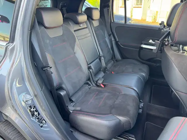 Mercedes-Benz GLB view 15