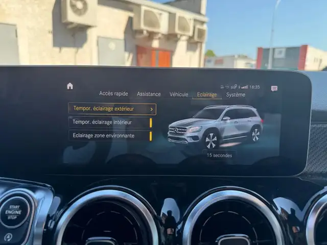 Mercedes-Benz GLB view 24