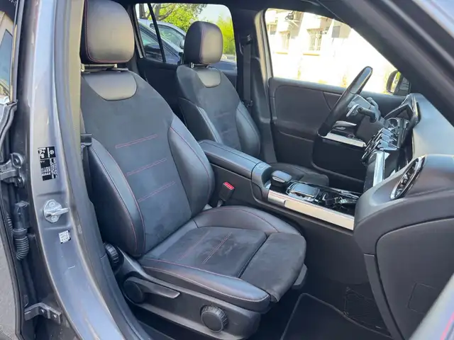 Mercedes-Benz GLB view 13