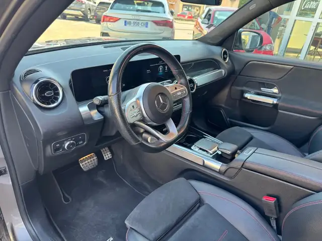 Mercedes-Benz GLB view 9
