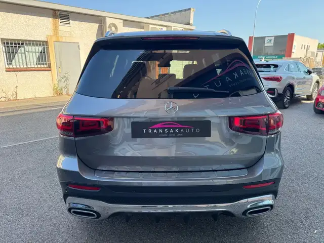 Mercedes-Benz GLB view 6