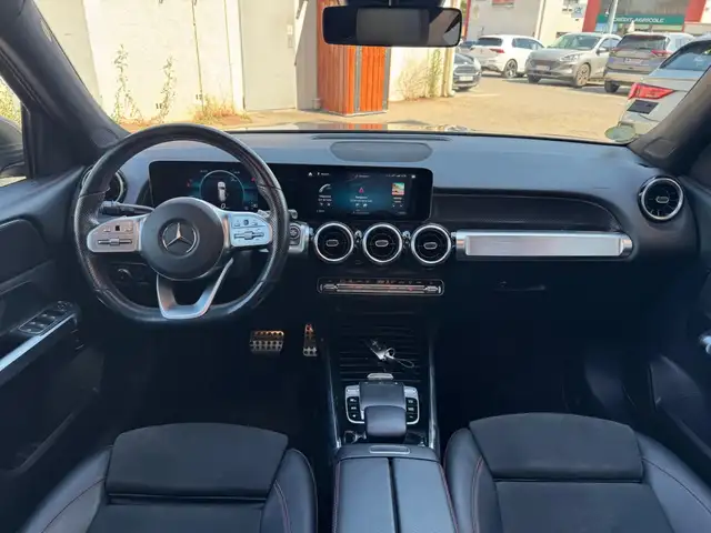 Mercedes-Benz GLB view 17