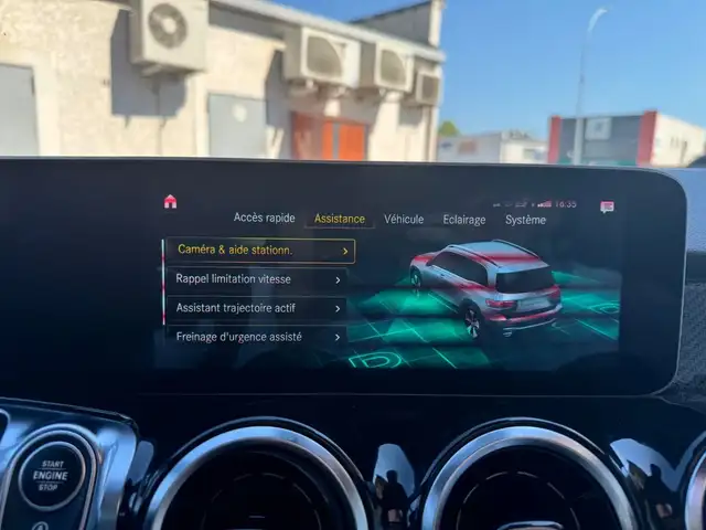 Mercedes-Benz GLB view 26