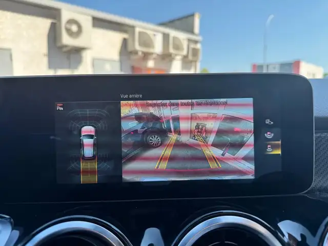Mercedes-Benz GLB view 30
