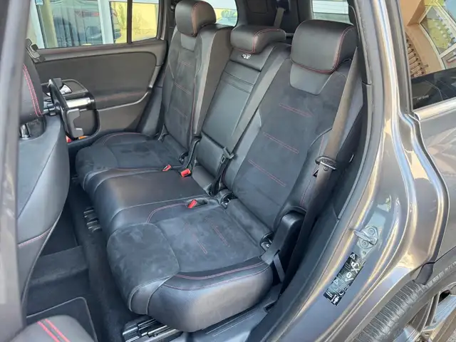 Mercedes-Benz GLB view 14