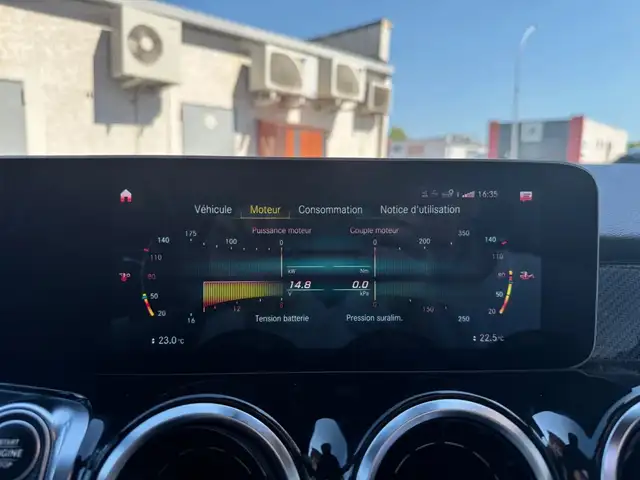 Mercedes-Benz GLB view 22