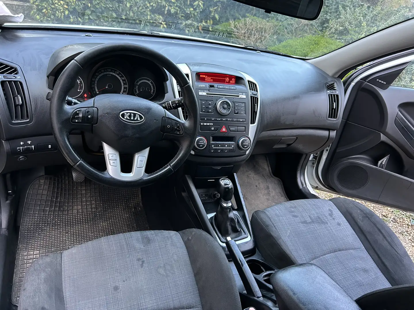 Kia Ceed / cee'd 1.4i LX Beyaz - 1