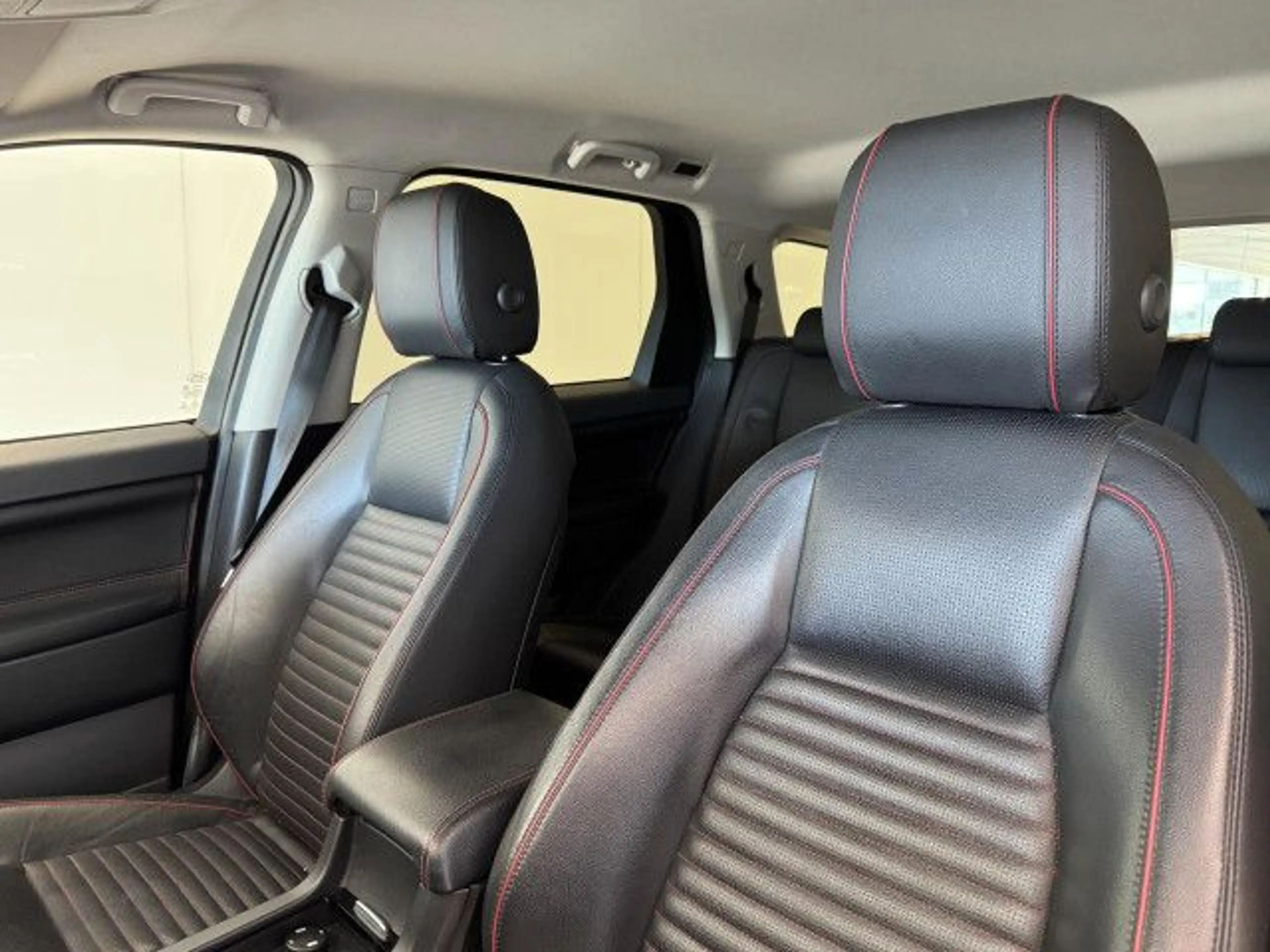 Land Rover Discovery Sport 2.0l TD4 SE Dyn Paket WinterP. AHK — photo 12