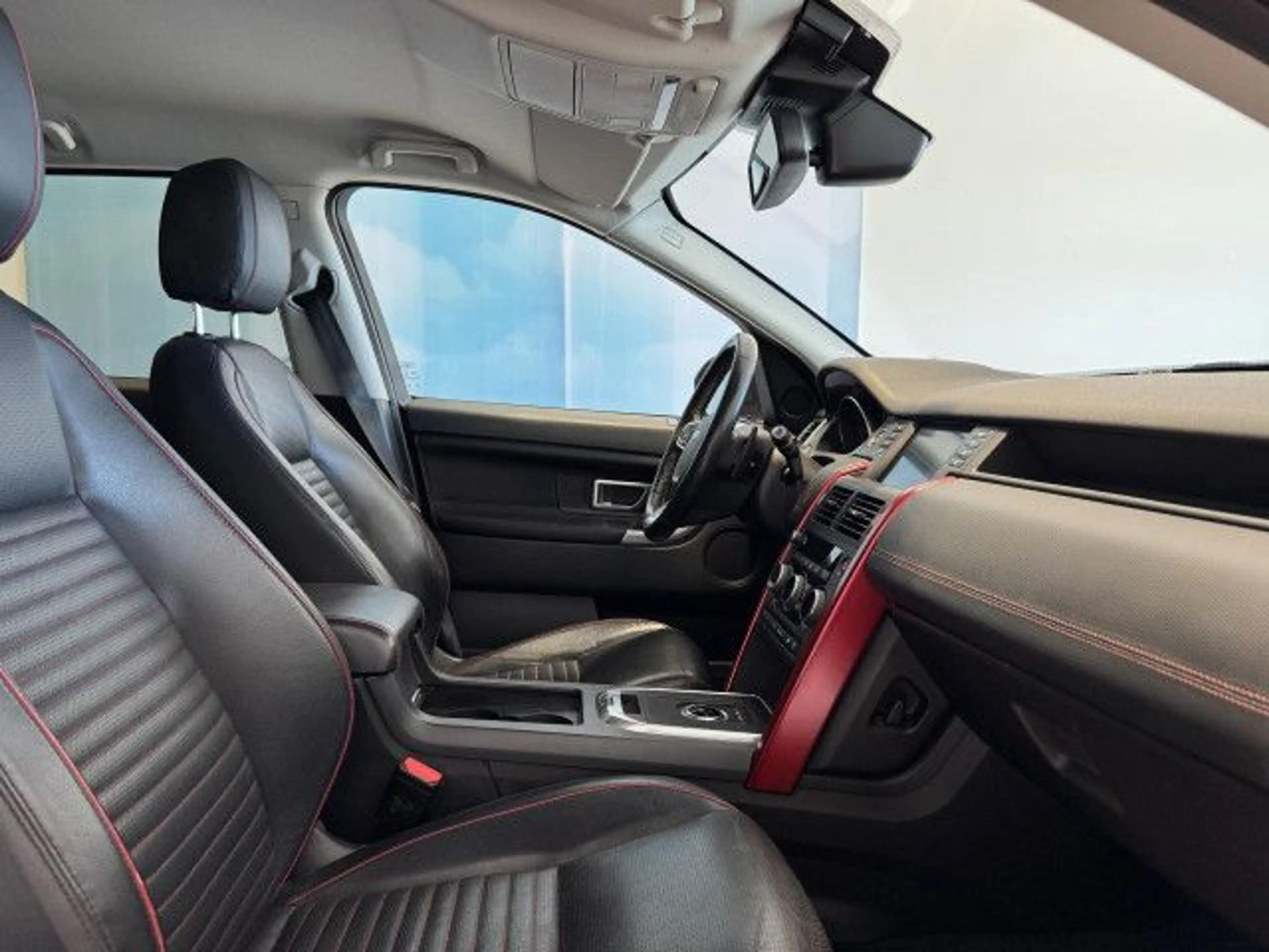 Land Rover Discovery Sport 2.0l TD4 SE Dyn Paket WinterP. AHK — photo 4