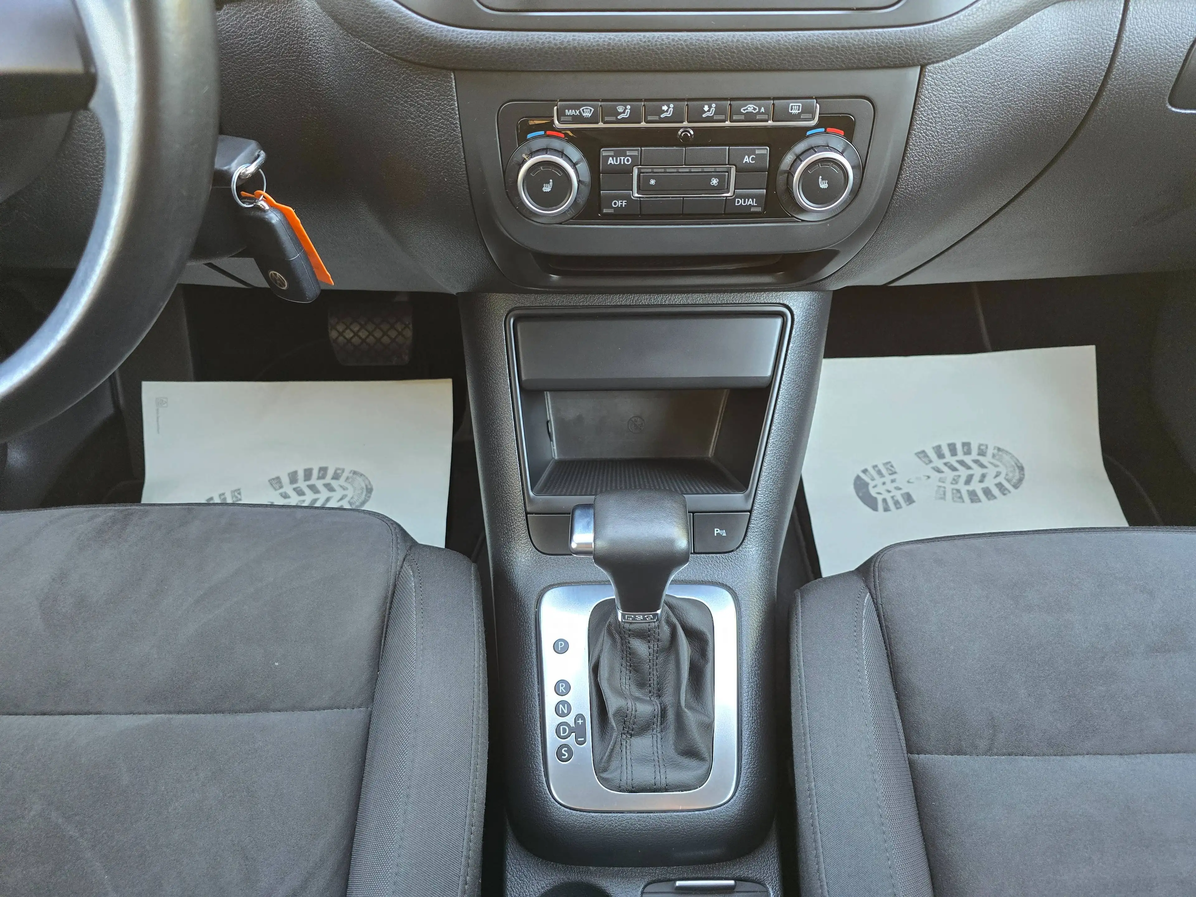 Volkswagen Golf Plus Highline DSG/2.Hand lückenlos Scheckheftgepflegt/Klimtr./Temp/SHZ/Alu/PDC — photo 13