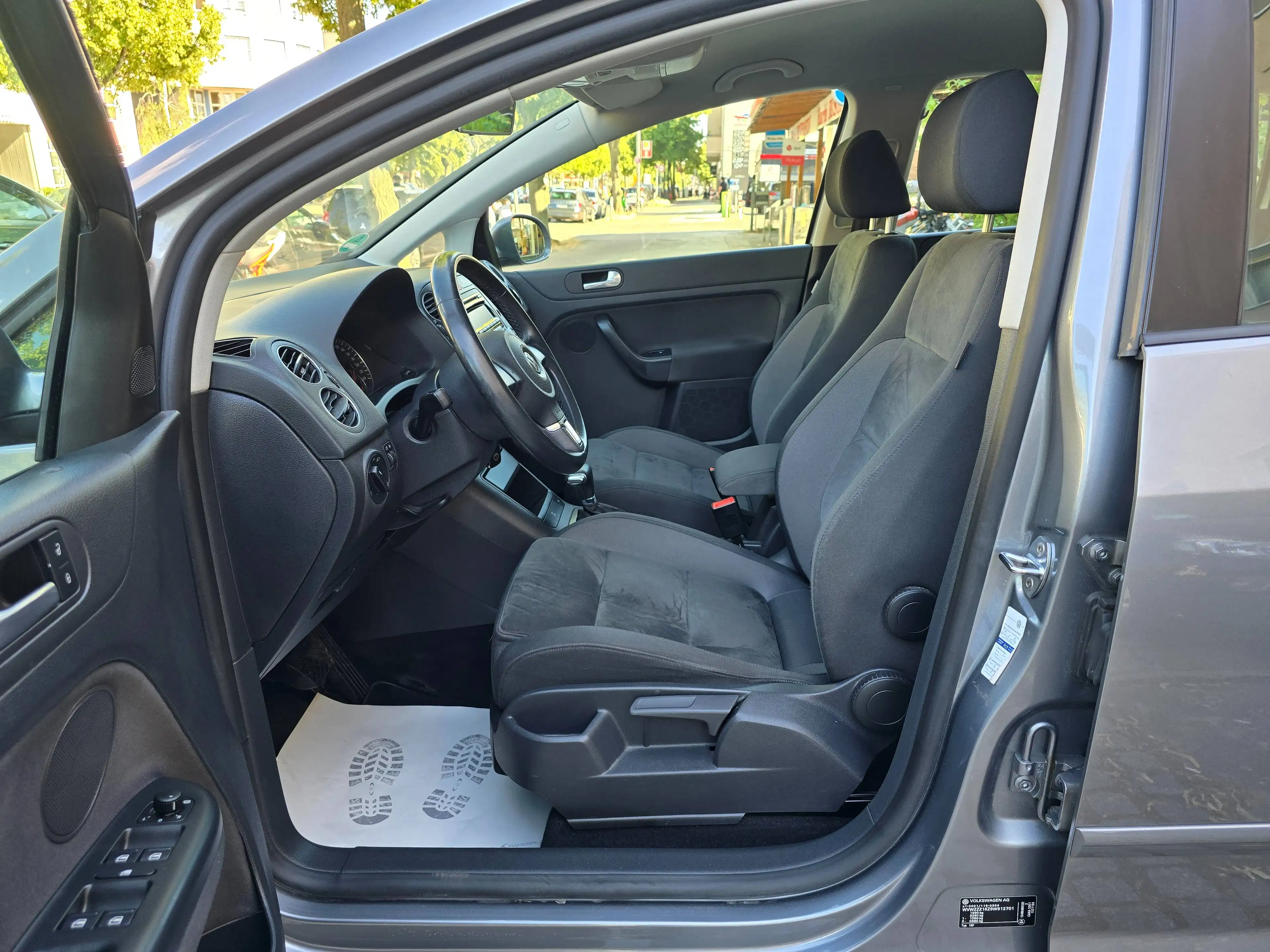 Volkswagen Golf Plus Highline DSG/2.Hand lückenlos Scheckheftgepflegt/Klimtr./Temp/SHZ/Alu/PDC — photo 7