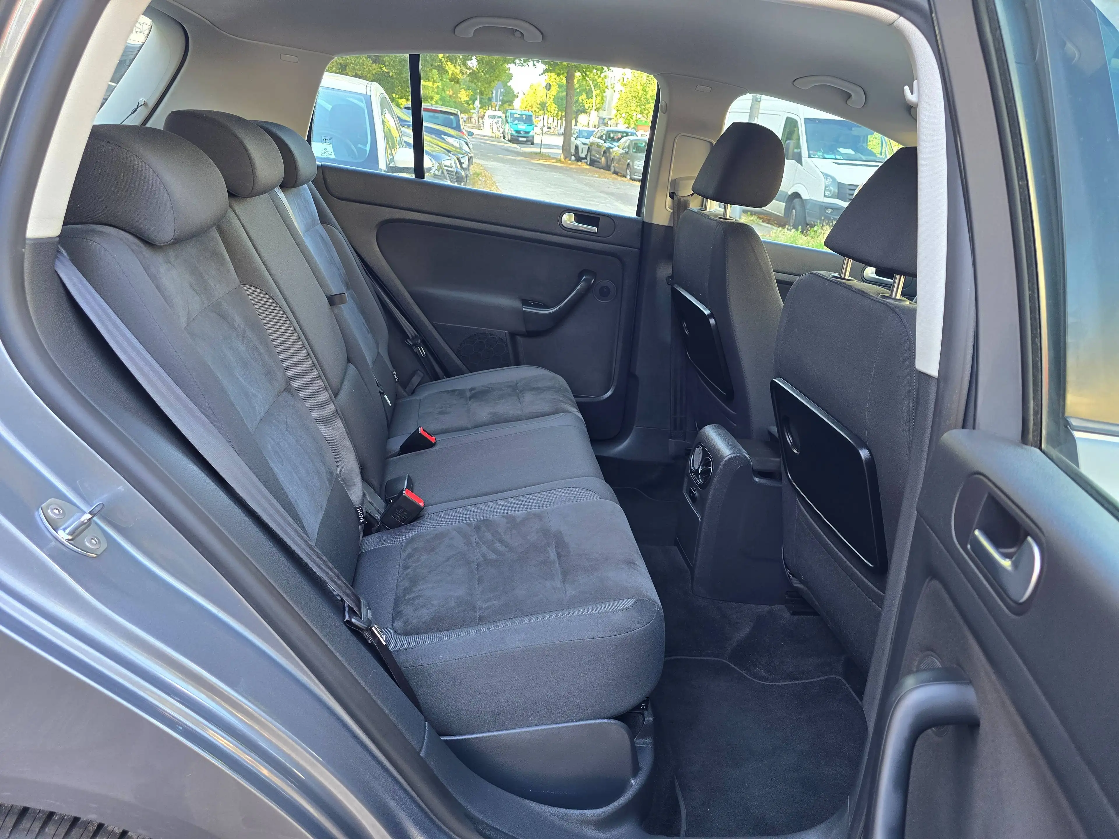 Volkswagen Golf Plus Highline DSG/2.Hand lückenlos Scheckheftgepflegt/Klimtr./Temp/SHZ/Alu/PDC — photo 10