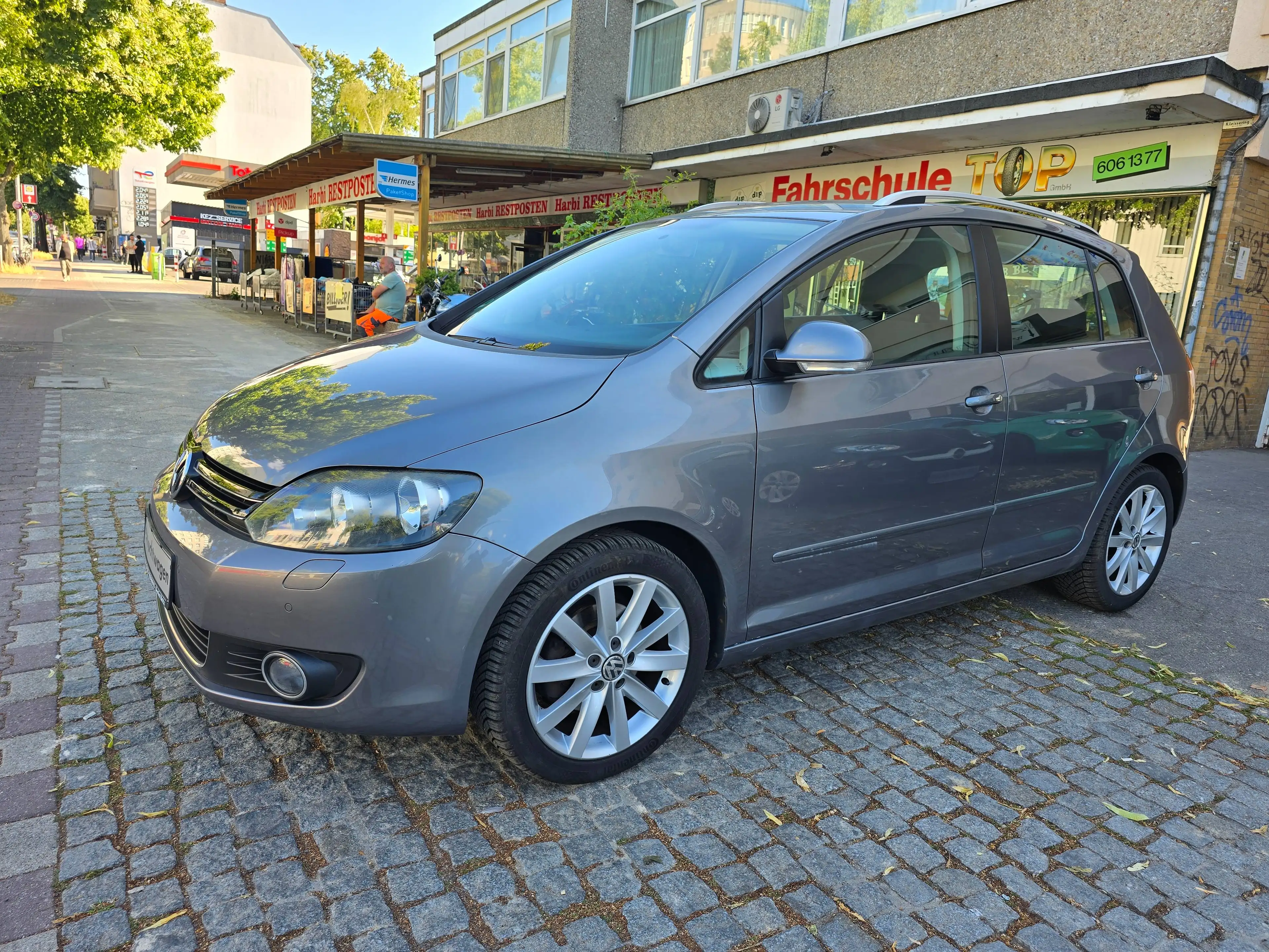 Volkswagen Golf Plus Highline DSG/2.Hand lückenlos Scheckheftgepflegt/Klimtr./Temp/SHZ/Alu/PDC — photo 2