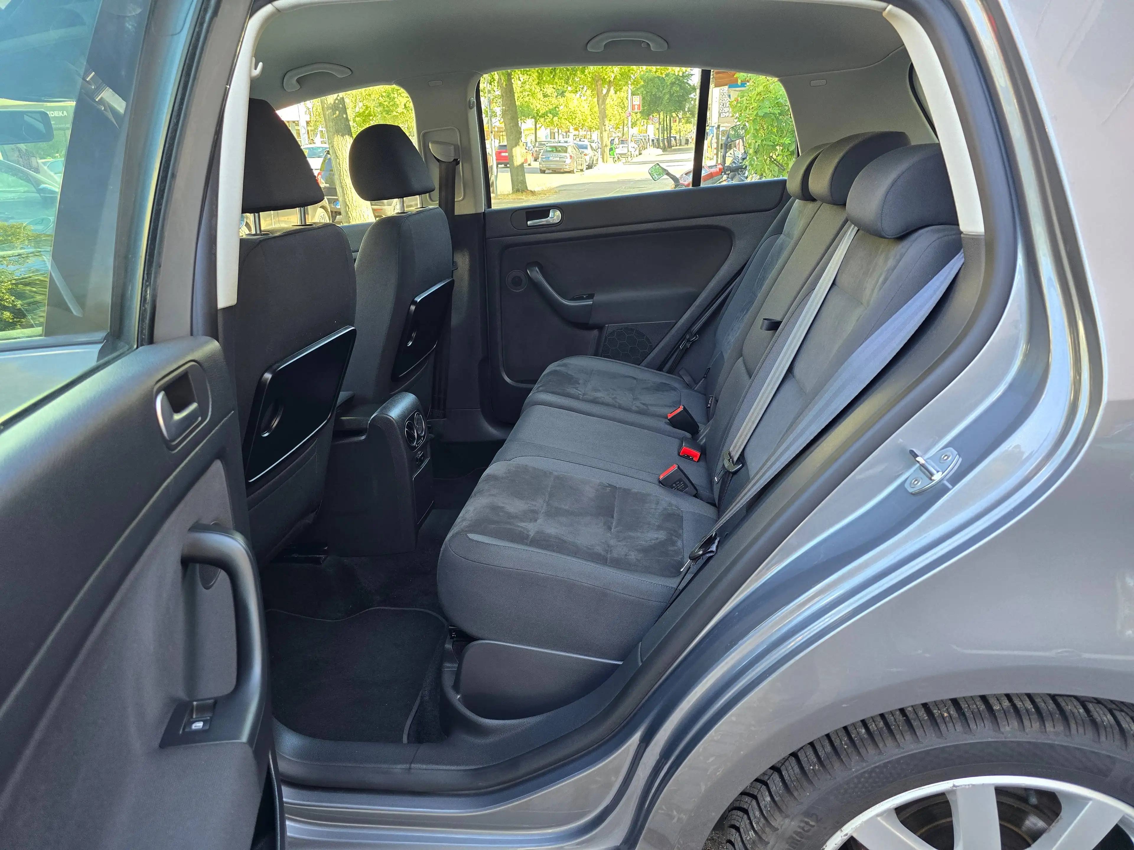Volkswagen Golf Plus Highline DSG/2.Hand lückenlos Scheckheftgepflegt/Klimtr./Temp/SHZ/Alu/PDC — photo 9