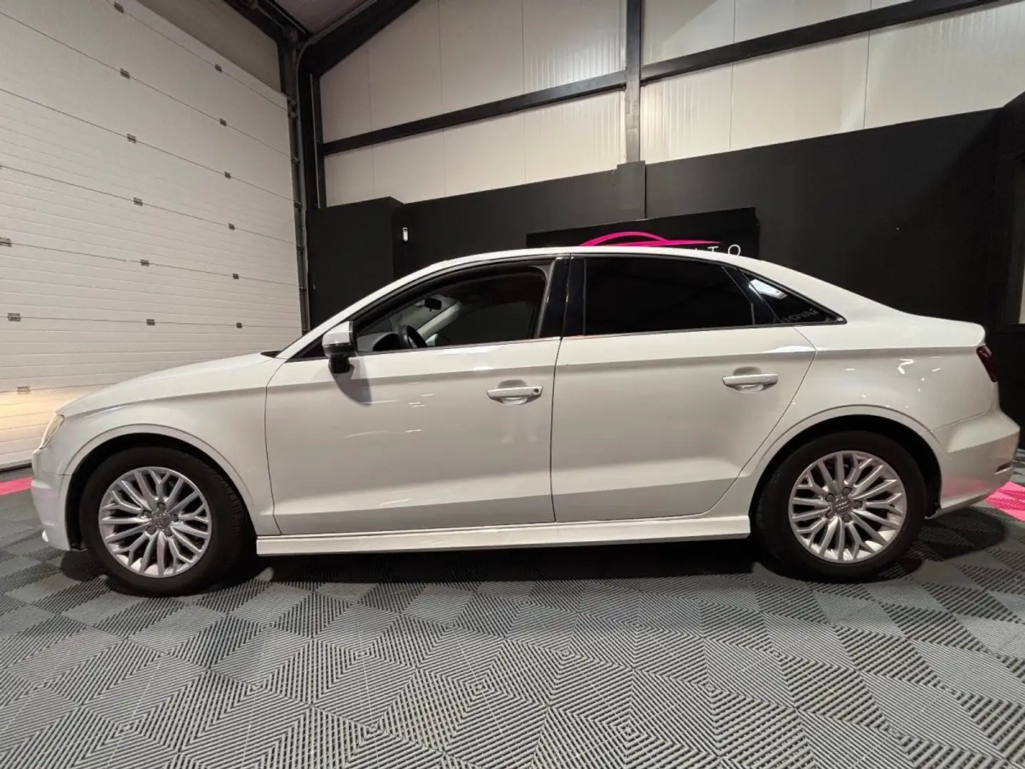Audi A3 BERLINE BUSINESS 1.6 TDI ultra 110 Business Line Blanc - 2