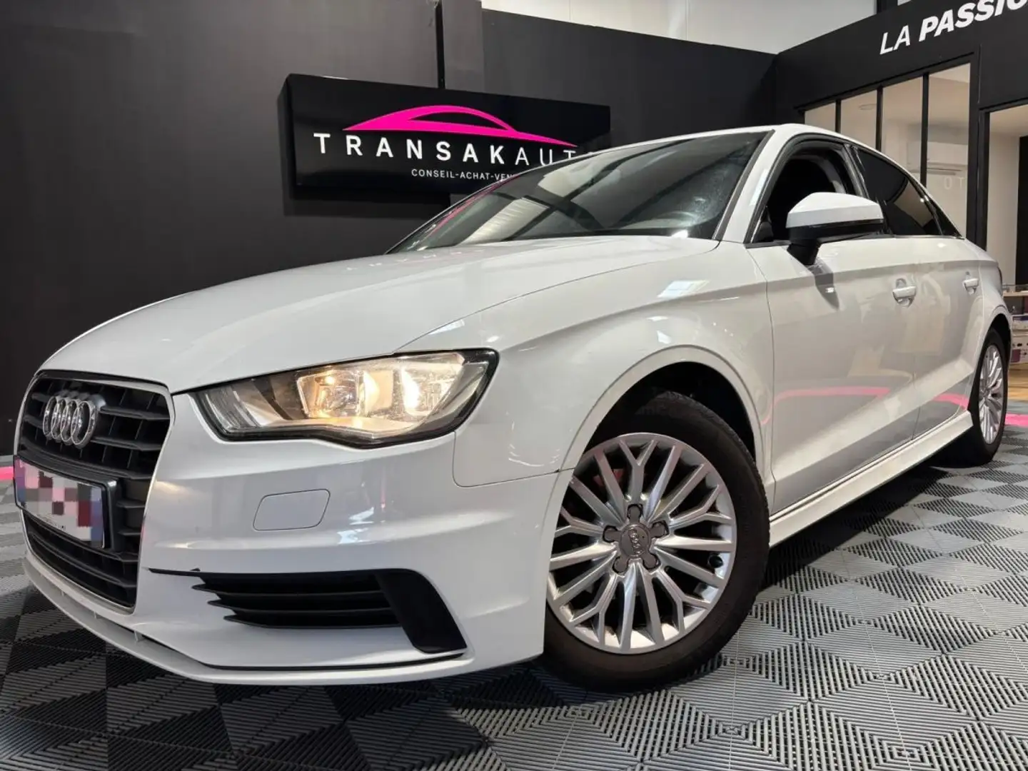 Audi A3 BERLINE BUSINESS 1.6 TDI ultra 110 Business Line Blanc - 1