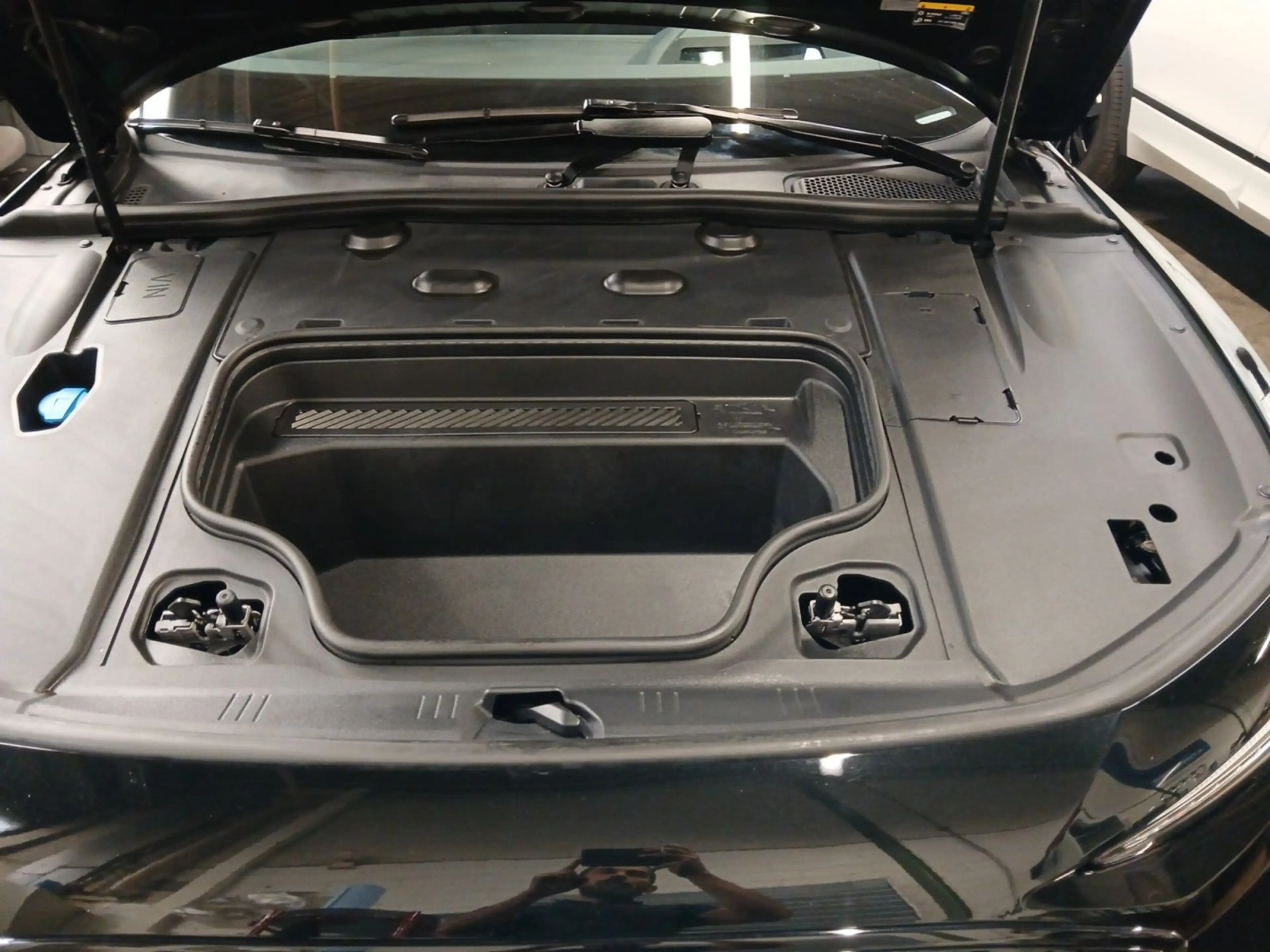 Audi A6 e-tron performance S line Tech Plus LED — photo 12
