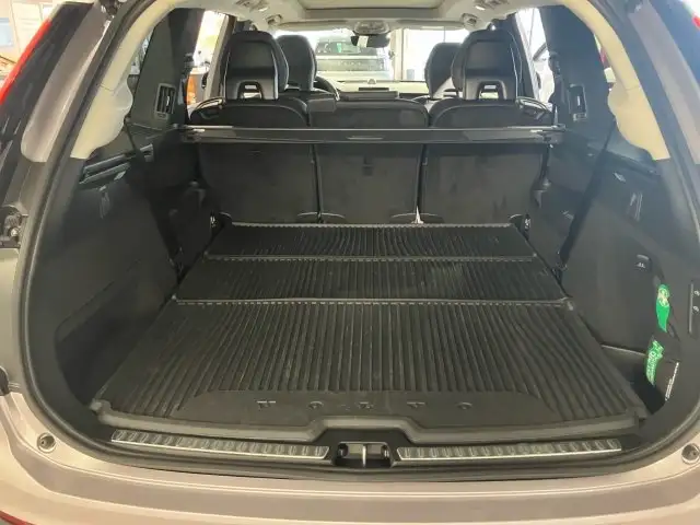 Volvo XC90 Ultra, T8 AWD Plug-in Hybrid, Elektrisch/Benzin, Dark, Ansicht 9