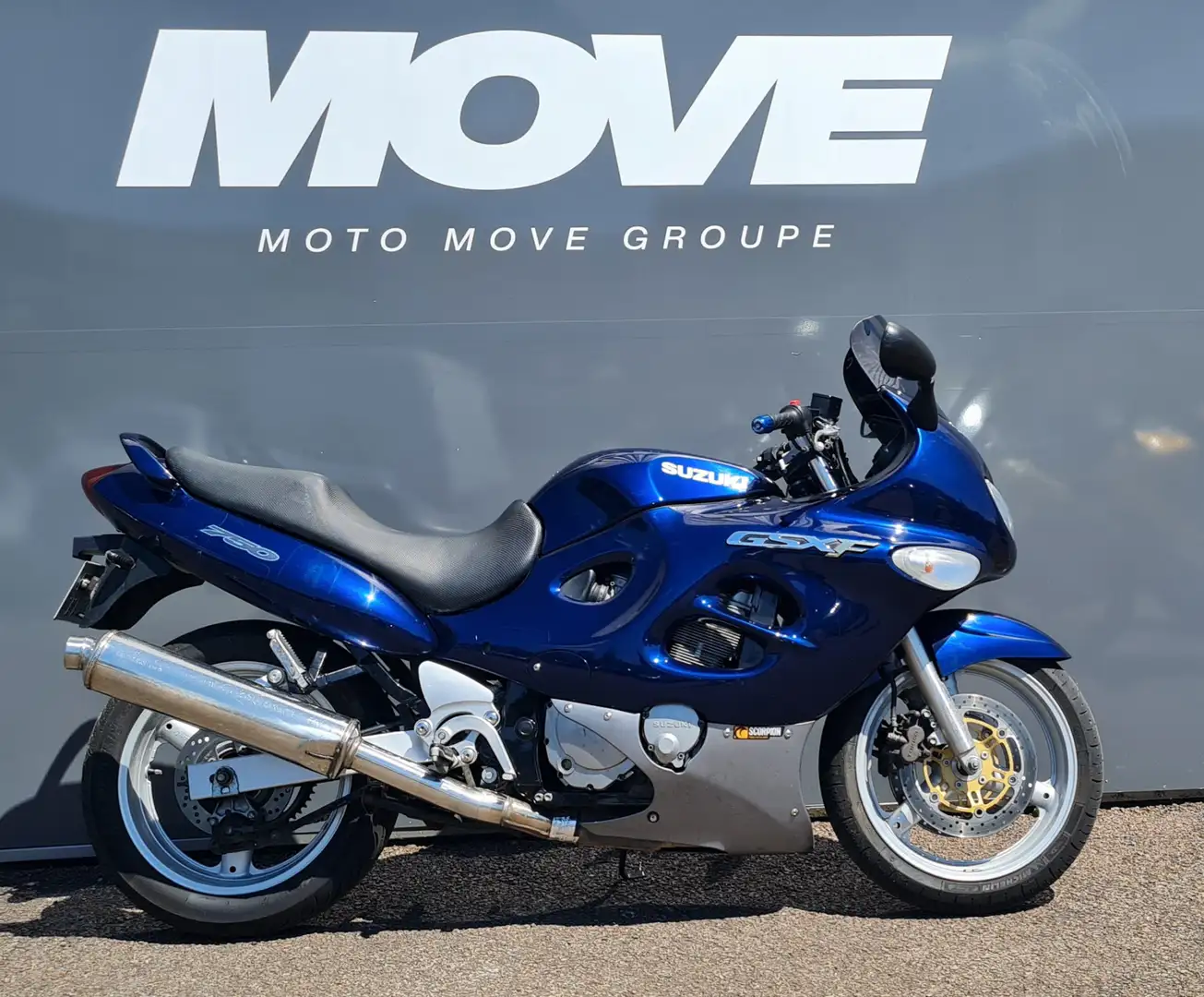 Suzuki GSX 750 Azul - 1