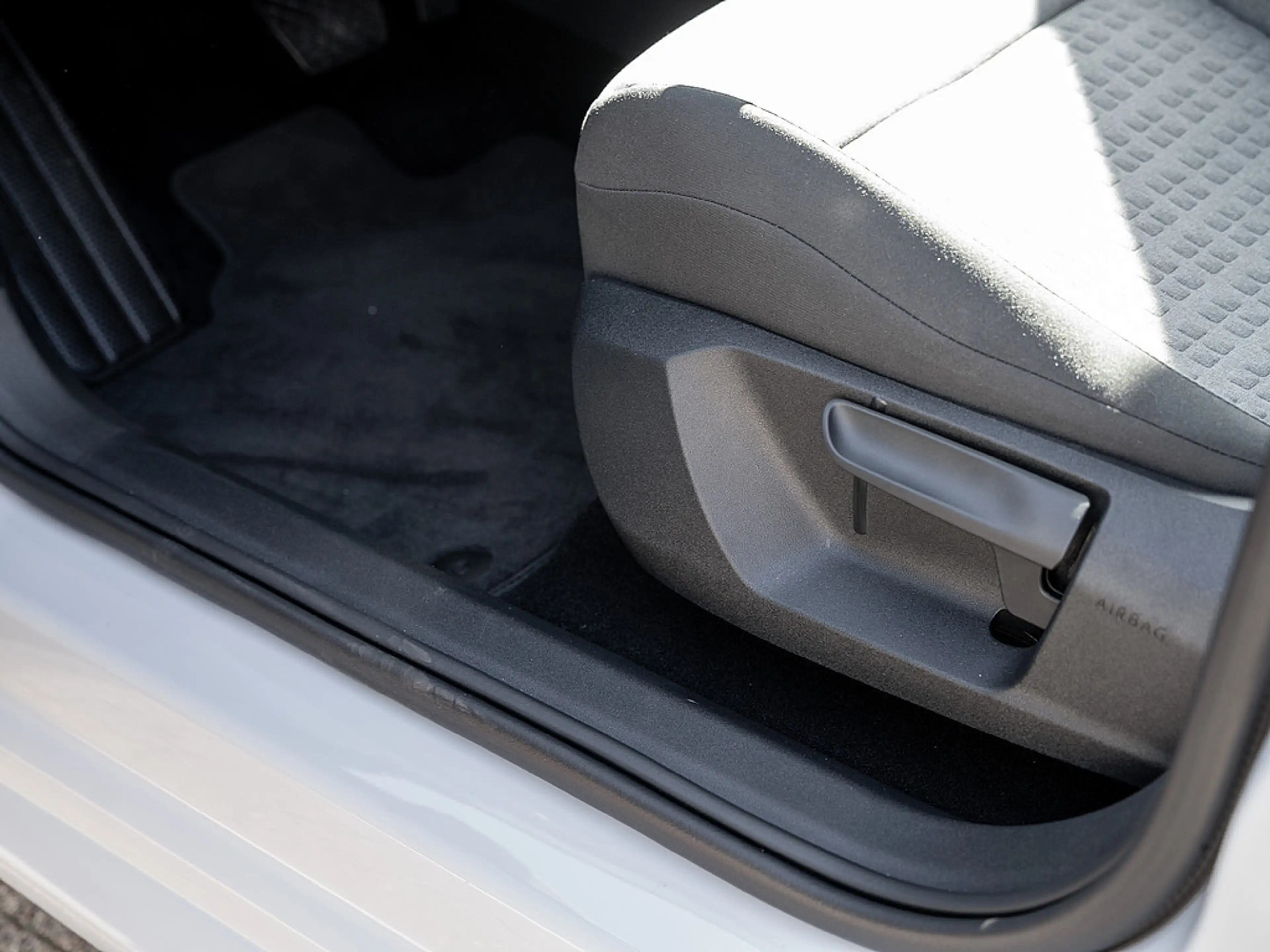 Skoda Epiq 55 Edition Eins KAM MATRIX ACC SHZ PDC — photo 15
