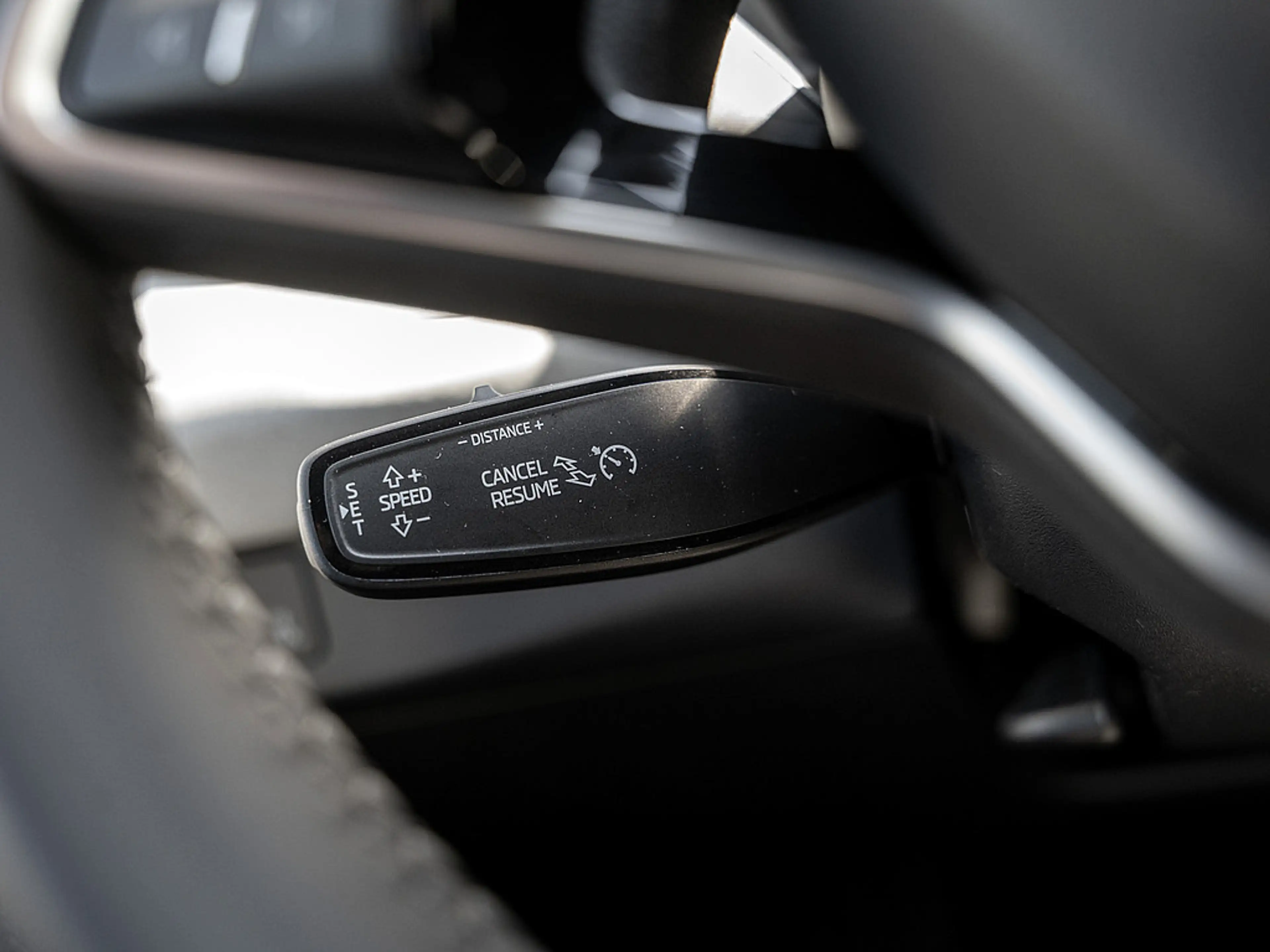 Skoda Epiq 55 Edition Eins KAM MATRIX ACC SHZ PDC — photo 13