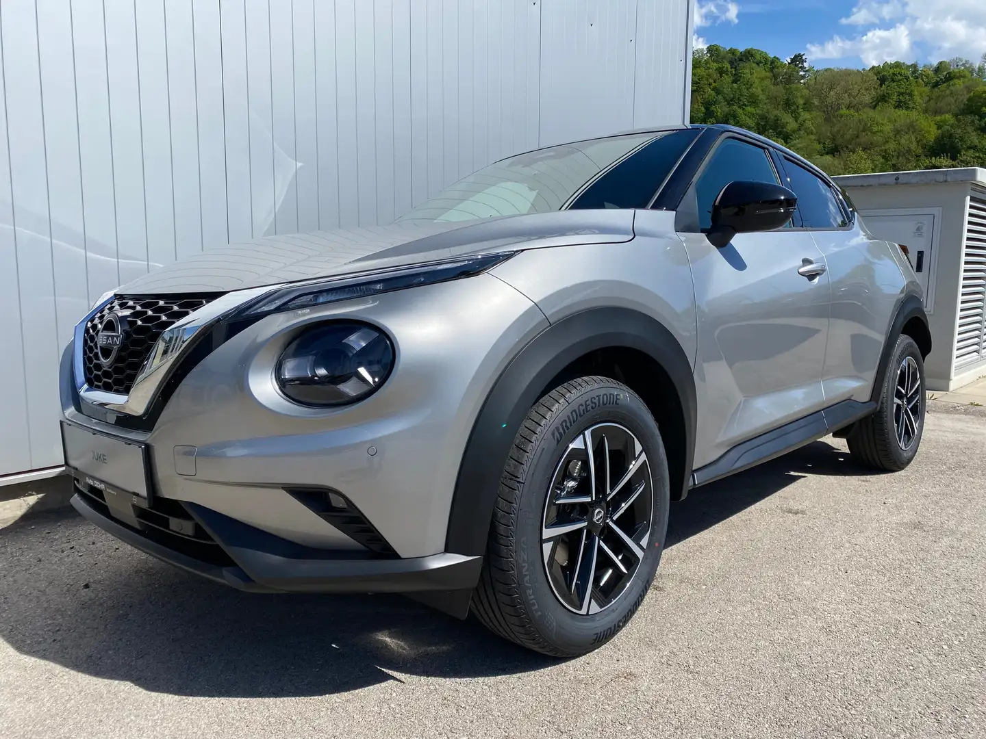 Nissan Juke 1,0 DIG-T N-Connecta **2024** Silber - 2