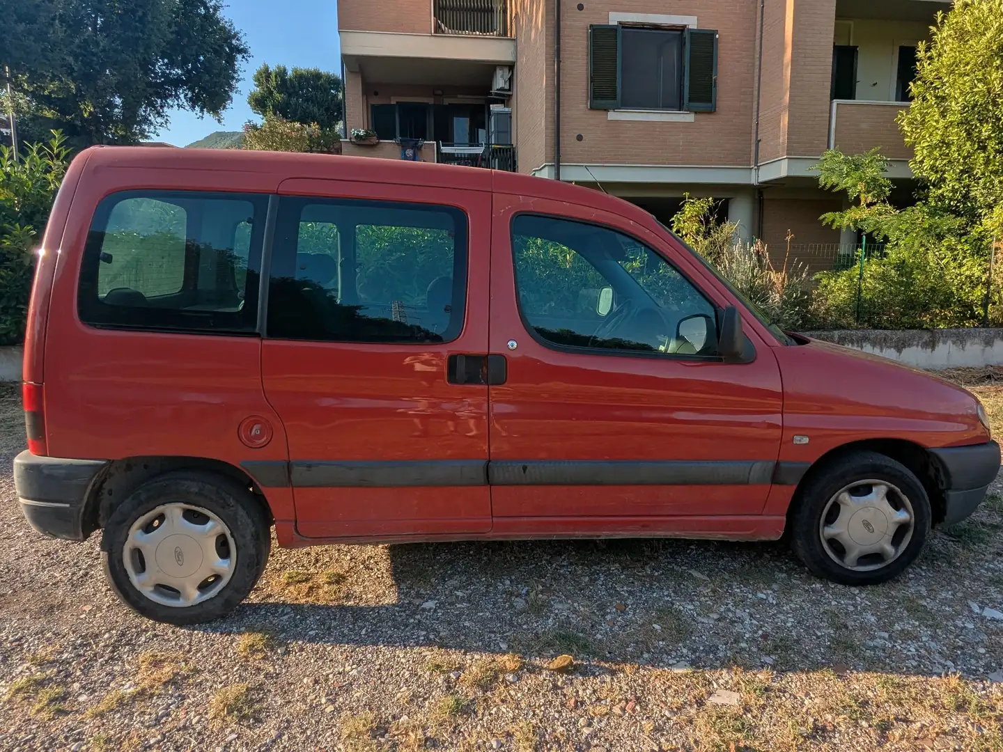 Peugeot Ranch Rosso - 1