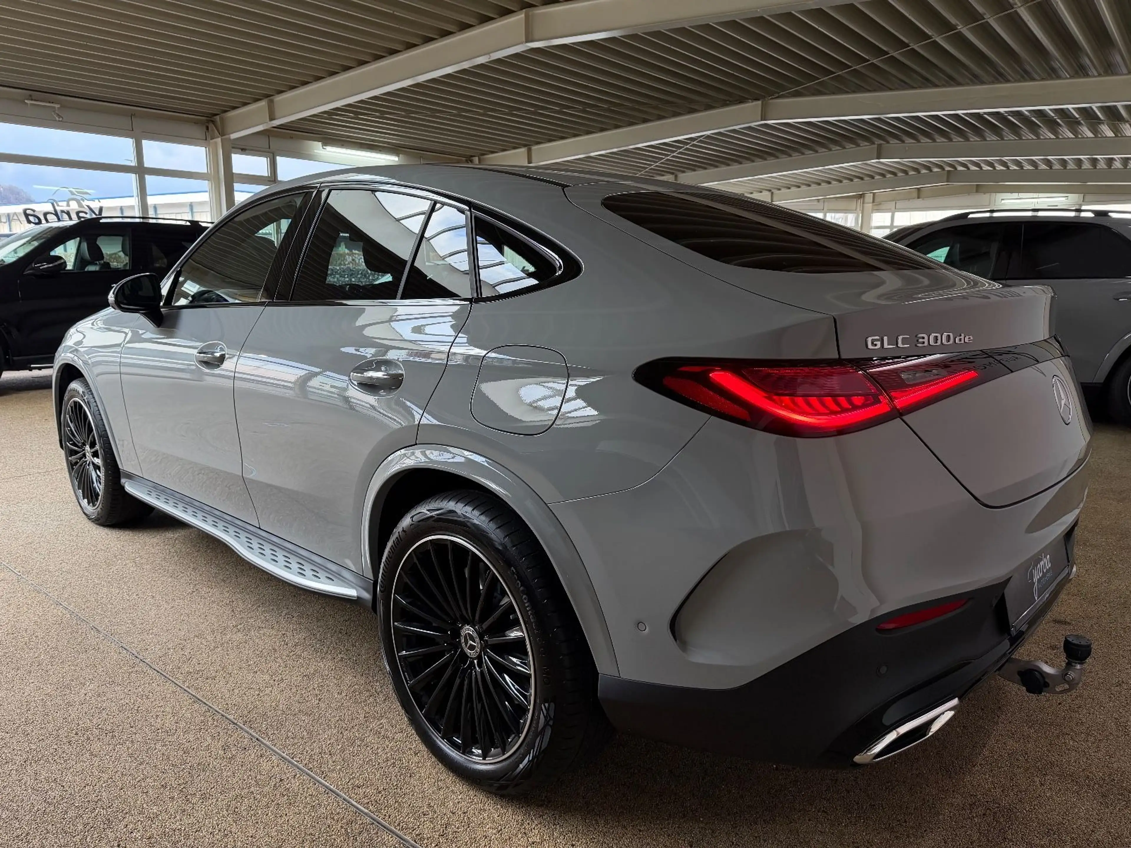 Mercedes-Benz GLC 300 de 4M Coupé AMG Premium+/Pano/Tech.-Paket — photo 2