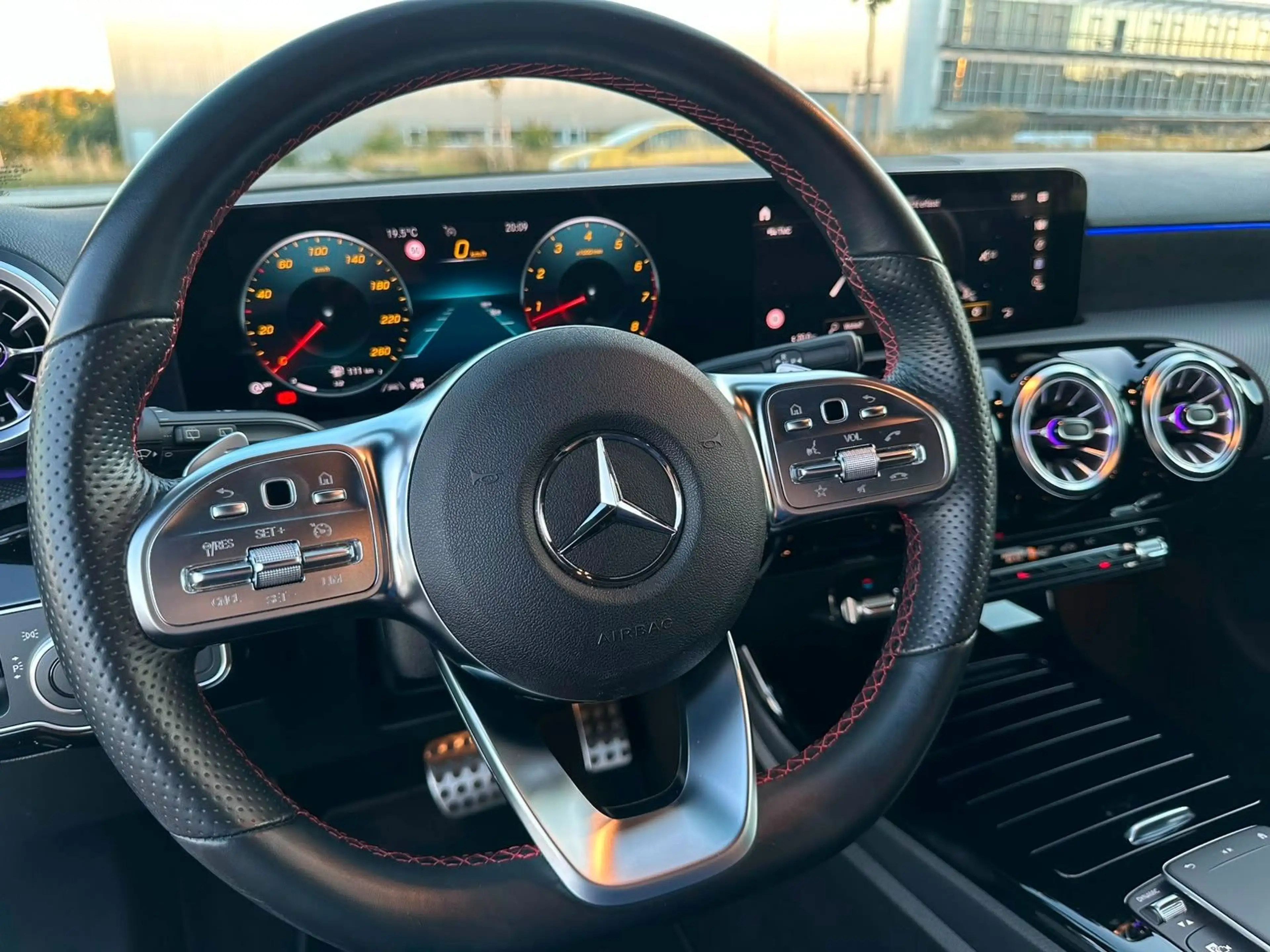 Mercedes-Benz A 250 AMG-Line GARANTIE/ALCANTARA/LED/KAMERA — photo 10