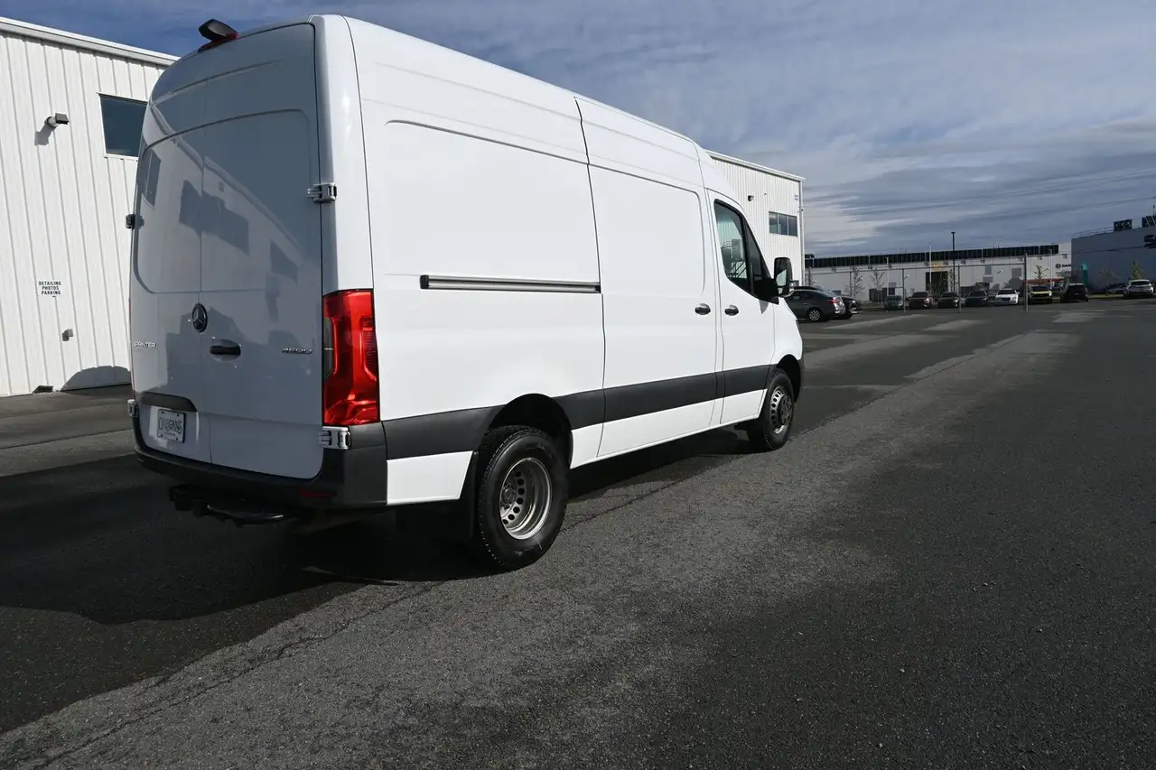 Mercedes-Benz Sprinter снимка Mercedes-Benz Sprinter