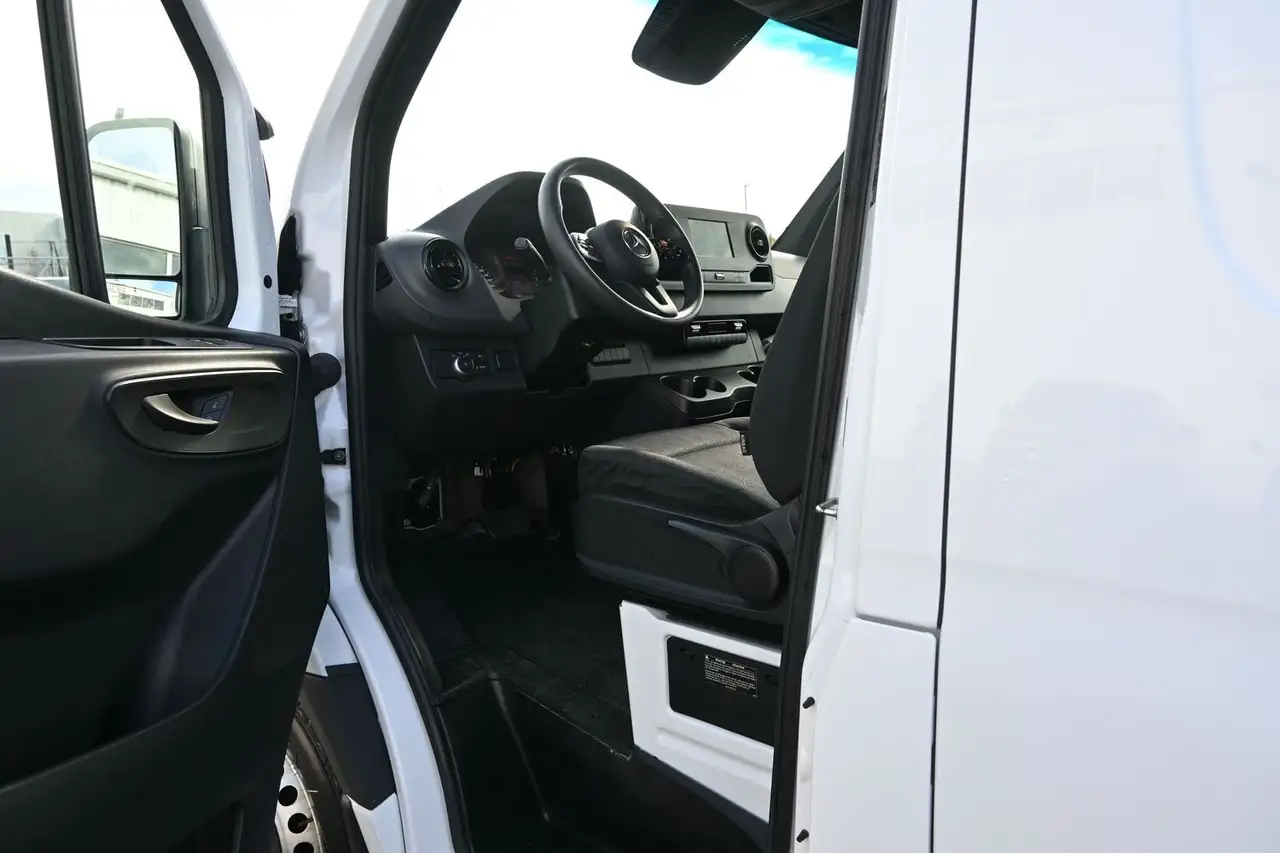 Mercedes-Benz Sprinter снимка Mercedes-Benz Sprinter