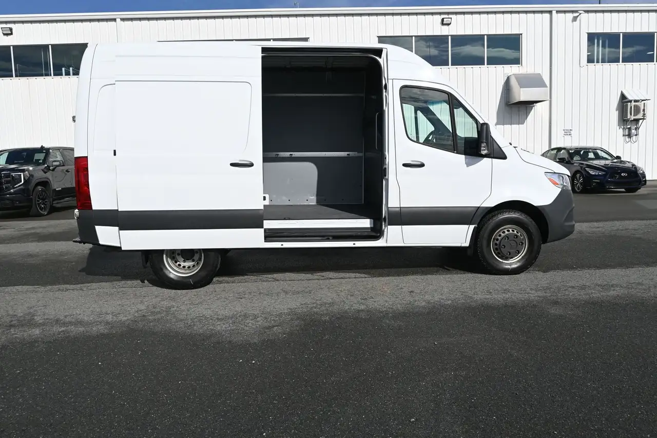 Mercedes-Benz Sprinter снимка Mercedes-Benz Sprinter
