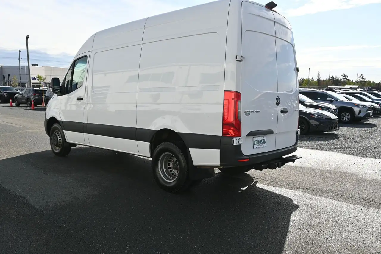 Mercedes-Benz Sprinter снимка Mercedes-Benz Sprinter