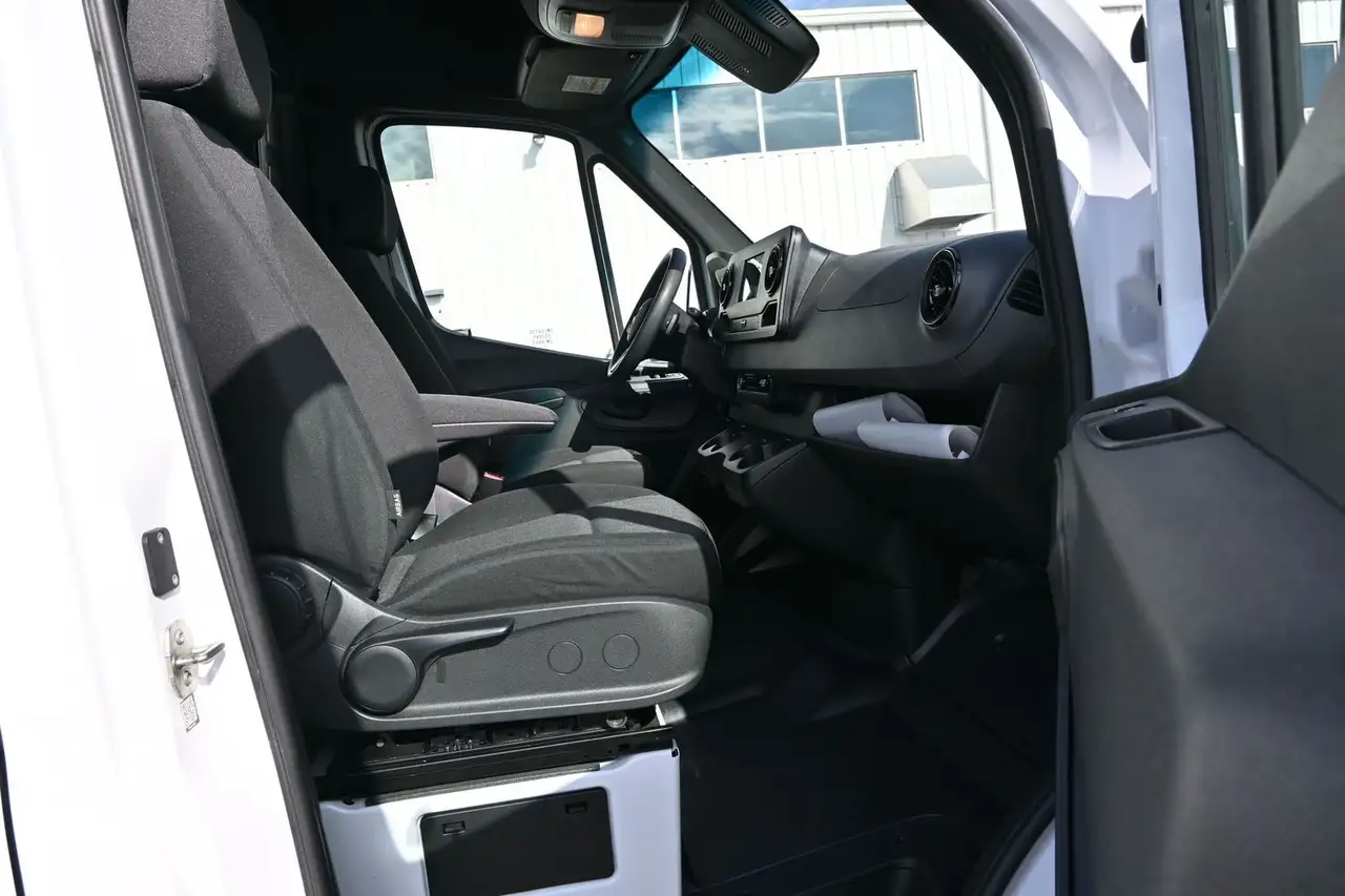 Mercedes-Benz Sprinter снимка Mercedes-Benz Sprinter