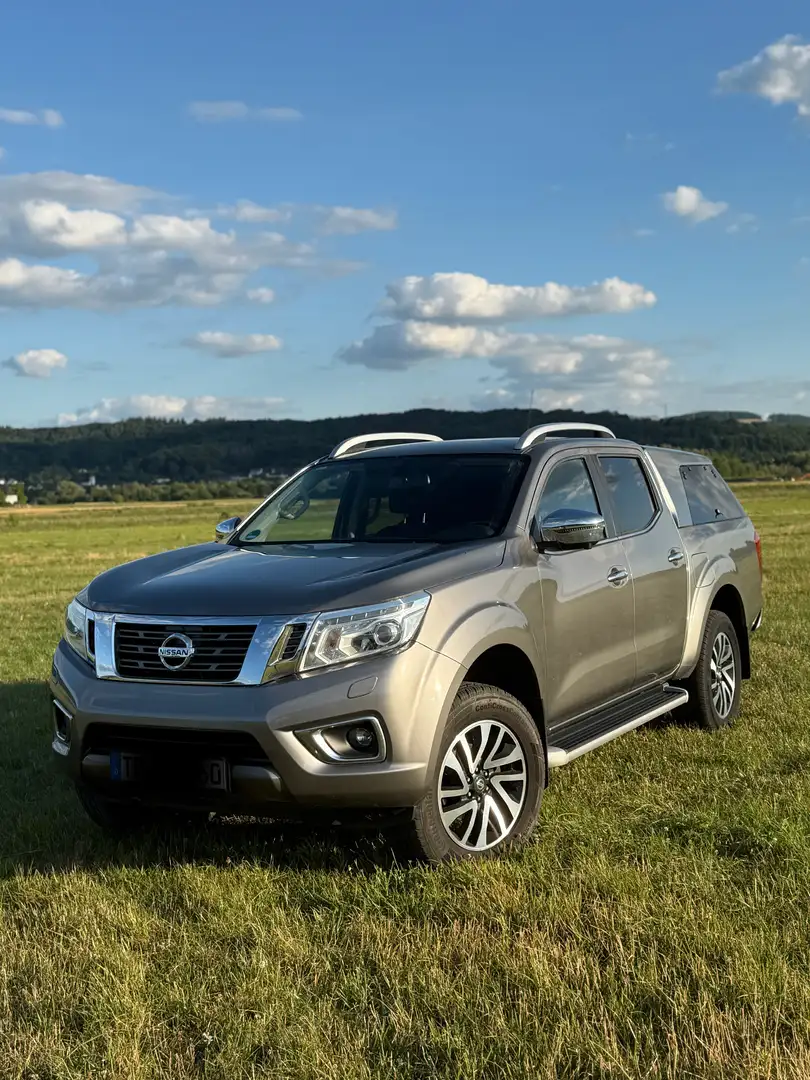 Nissan NP300 N-Connecta Double Cab 4x4 Gris - 1