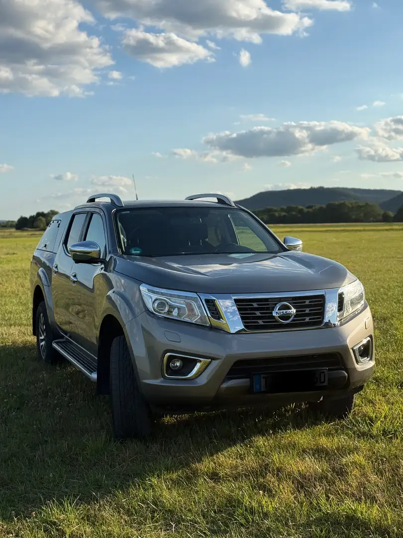 Nissan NP300 N-Connecta Double Cab 4x4 Gris - 2