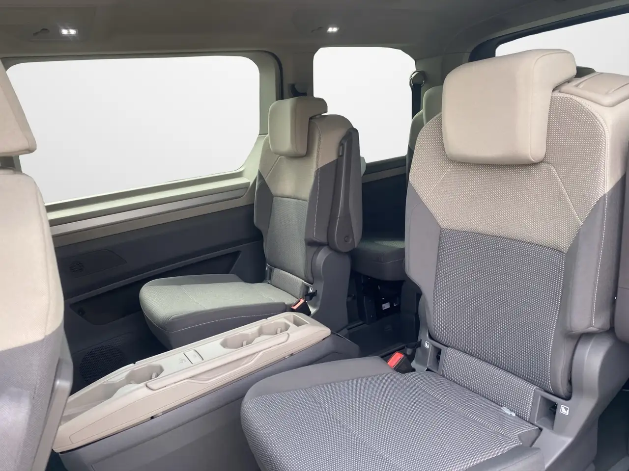 Volkswagen T7 Multivan 1.5 eHybrid 4Motion DSG Edition 11