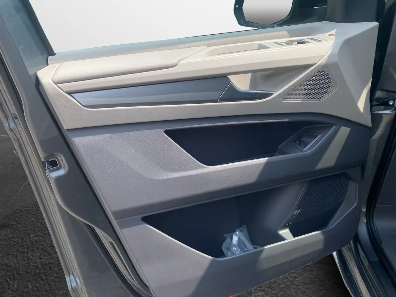 Volkswagen T7 Multivan 1.5 eHybrid 4Motion DSG Edition 6