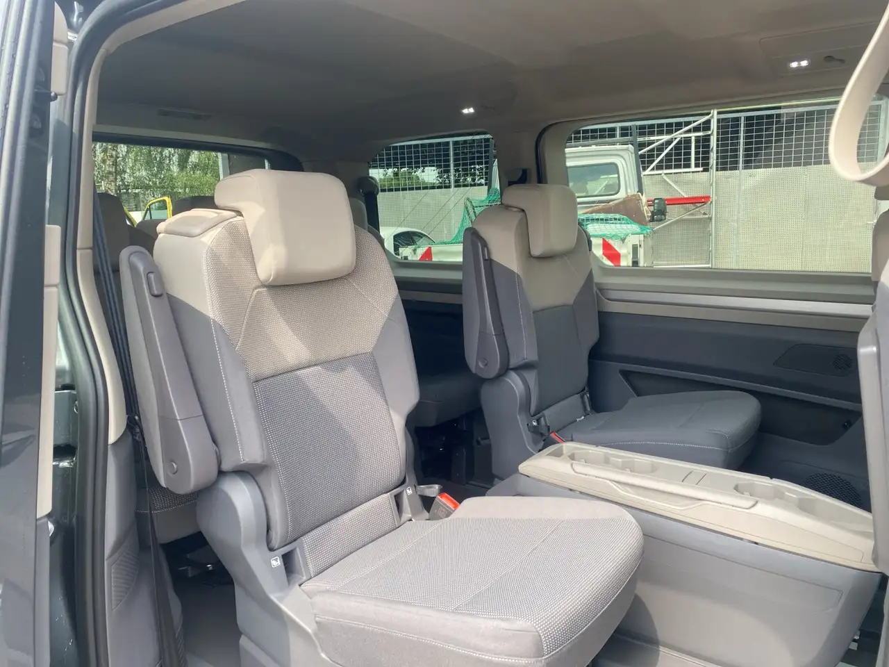 Volkswagen T7 Multivan 1.5 eHybrid 4Motion DSG Edition 16