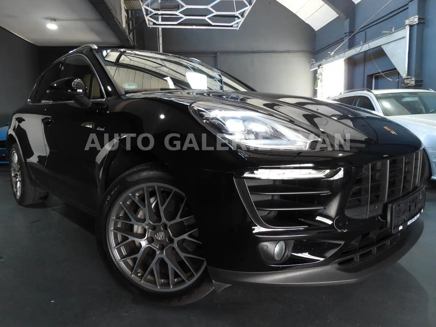 Porsche Macan MACAN S DIESEL Schwarz - 2