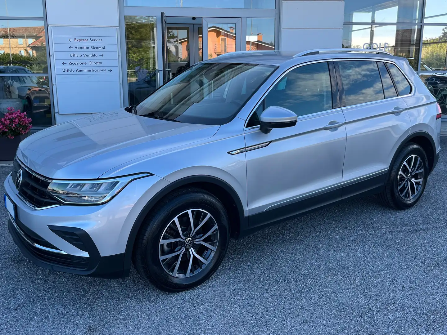 Volkswagen Tiguan Tiguan II 2021 2.0 tdi Life 150cv dsg Argento - 1