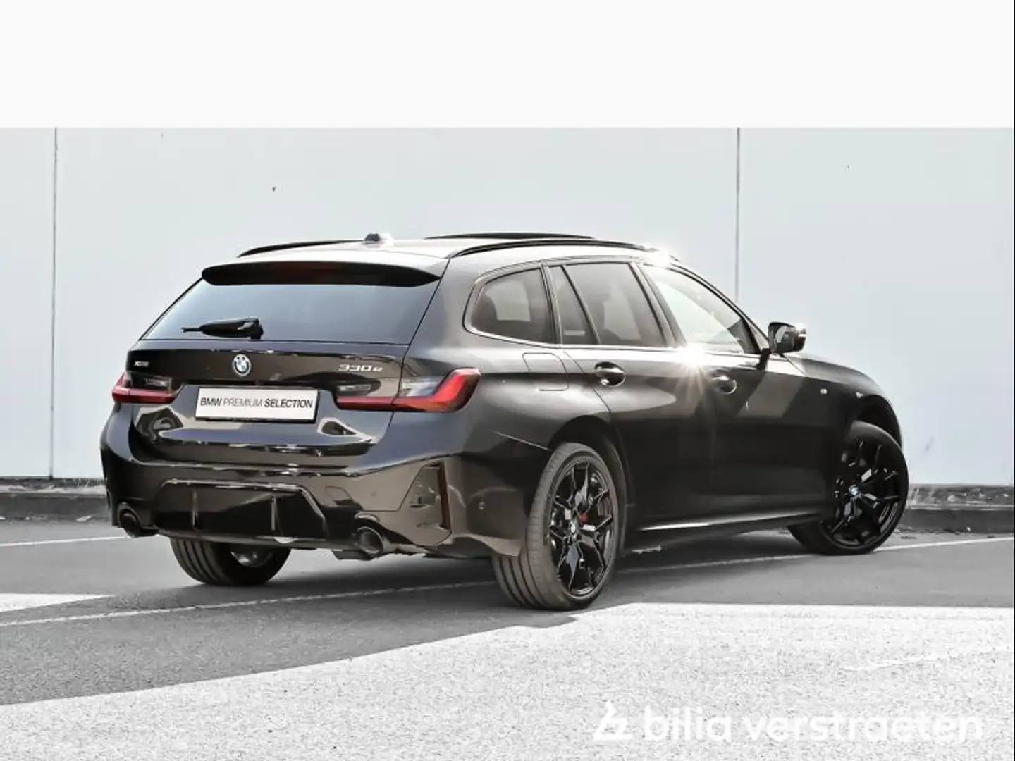 BMW 330 e xDrive touring Noir - 2