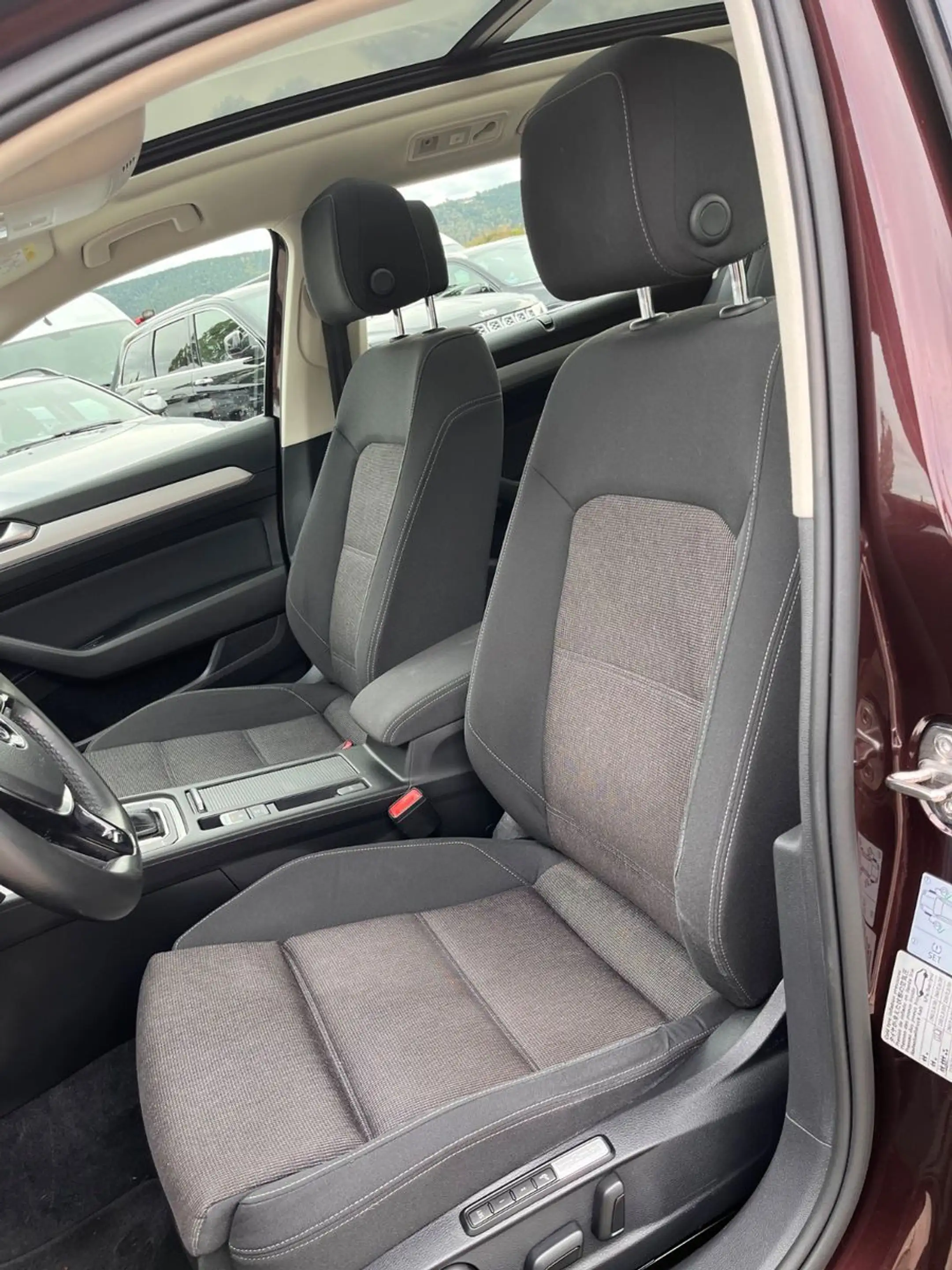 Volkswagen Passat Variant 2.0TDI DSG Pano ACC Navi Kamera — photo 9