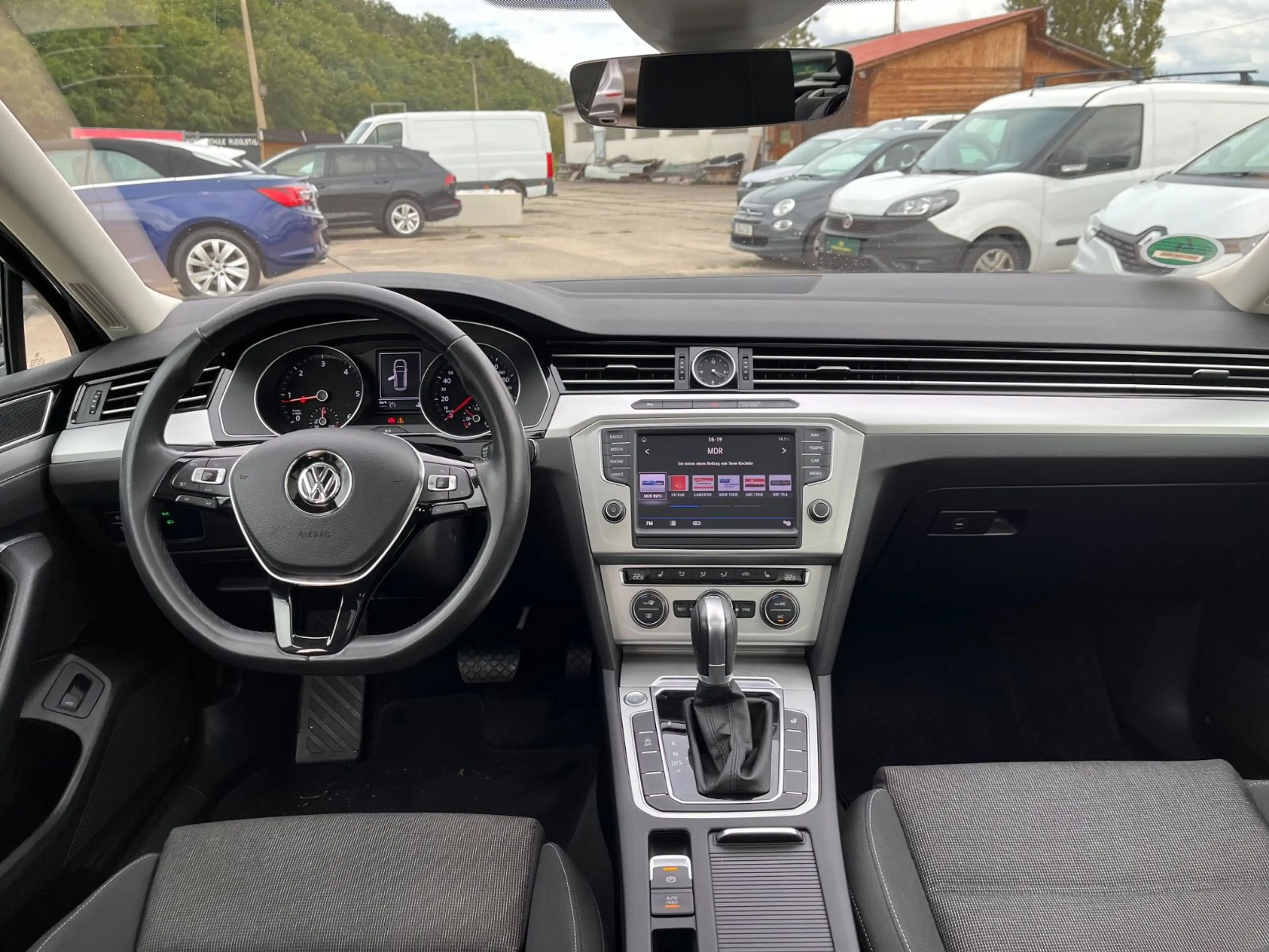 Volkswagen Passat Variant 2.0TDI DSG Pano ACC Navi Kamera — photo 10