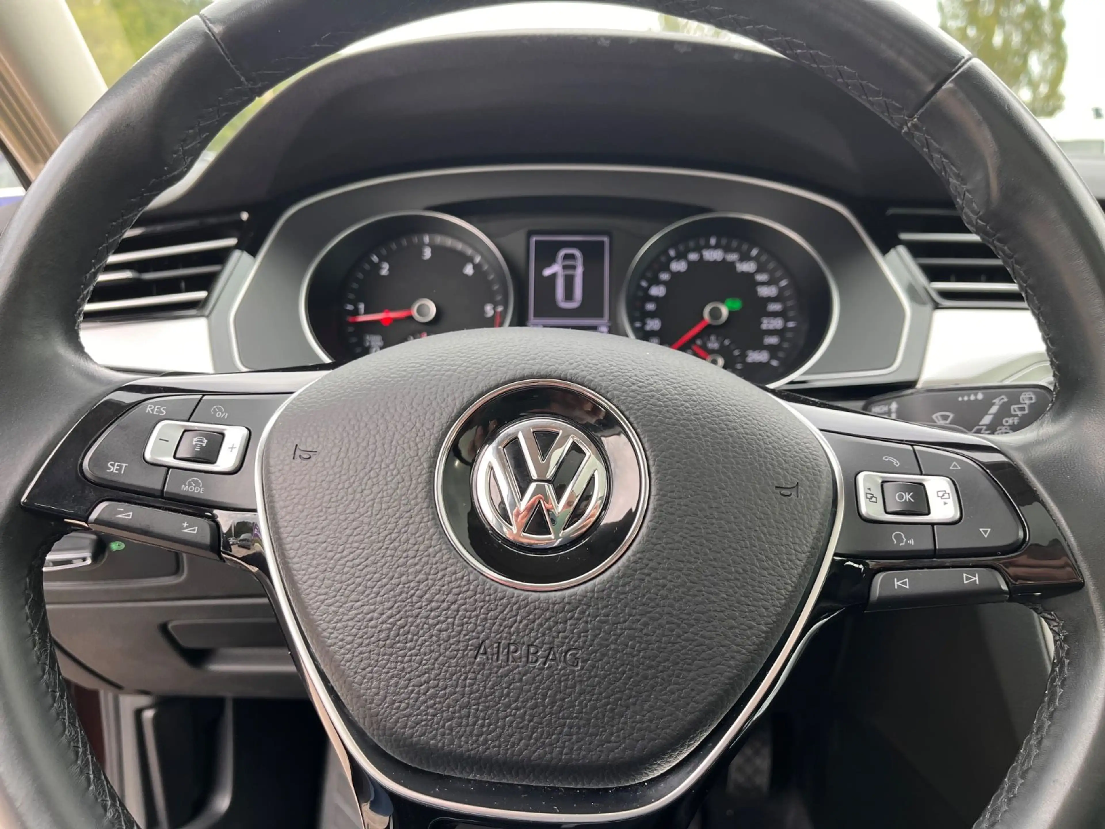 Volkswagen Passat Variant 2.0TDI DSG Pano ACC Navi Kamera — photo 11