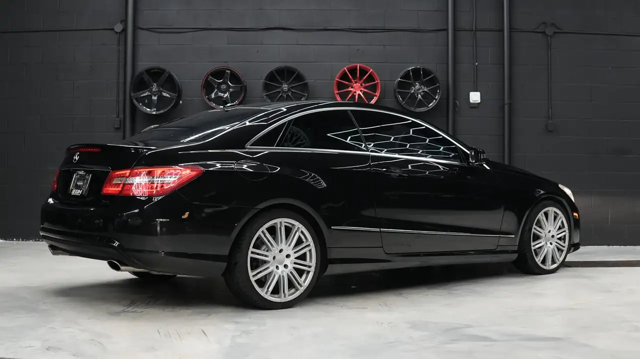 Mercedes-Benz E-Class fotografie Mercedes-Benz E-Class