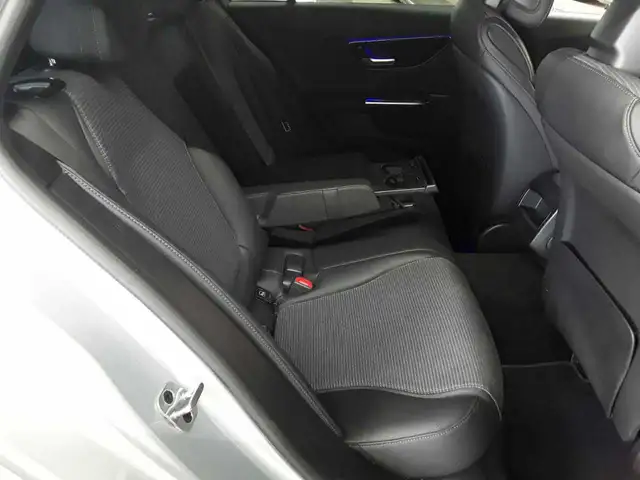 Mercedes-Benz C-Class view 6