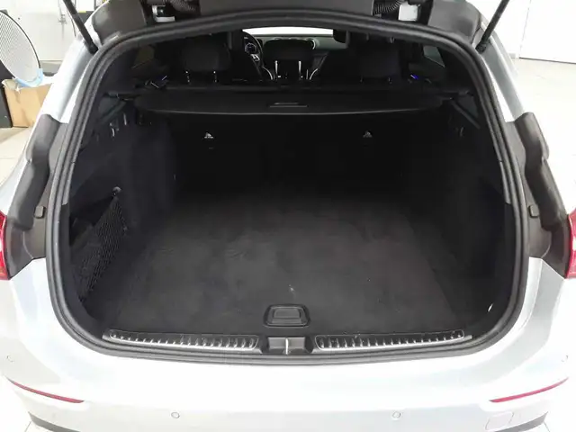 Mercedes-Benz C-Class view 7
