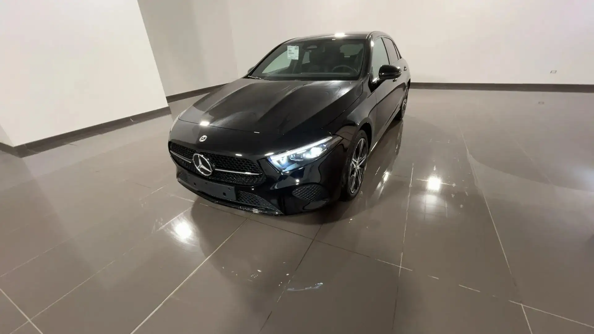 Mercedes-Benz A 180 A 180 d Sport 116cv auto Nero - 1